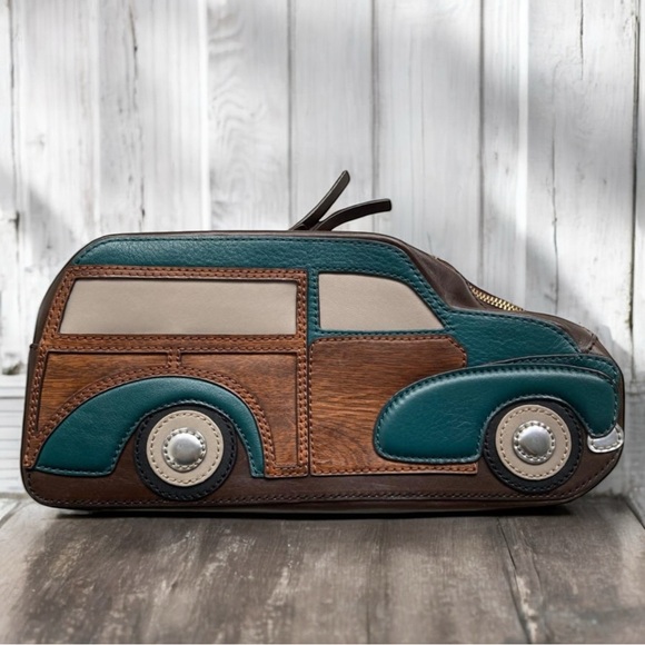 VERY RARE NWT Kate Spade 2012 Knock On Wood Appliqué Vintage Woody Wagon Clutch - Picture 3 of 16